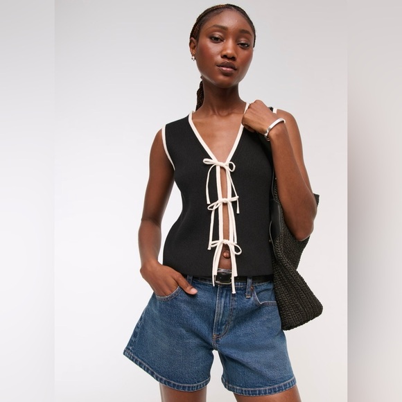 Abercrombie & Fitch Sweaters - Abercrombie & Fitch Tie-Front V-Neck Sweater Vest - XL